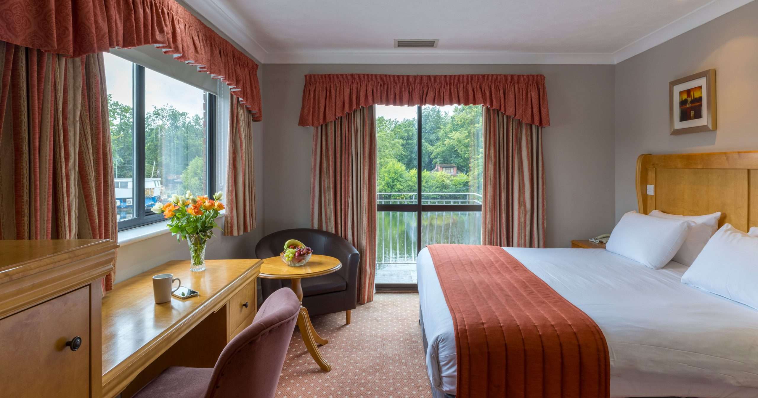 Superior Lakeview King Room with Balcony